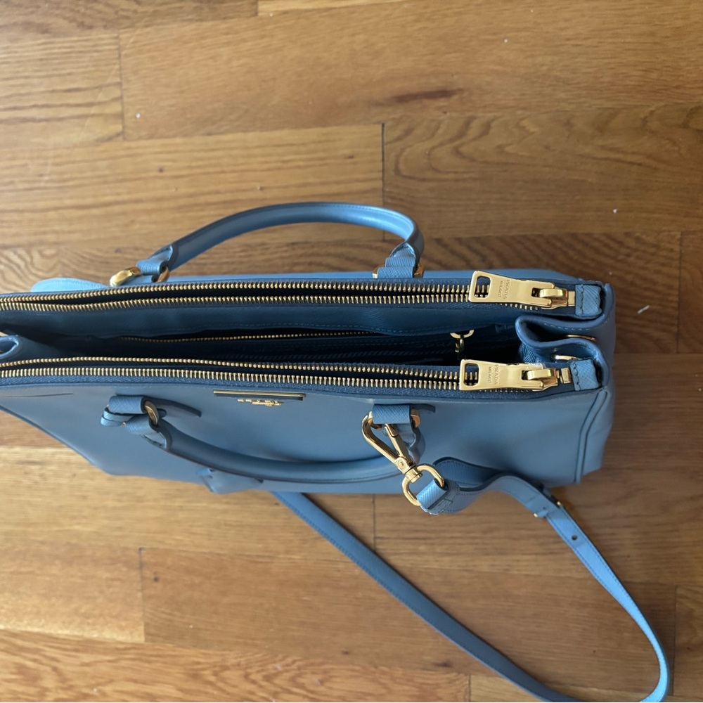 Prada Saffiano Large Double Zip Tote in Powder Blue (“Astrale”) Gold Hardware - Picture 12 of 16